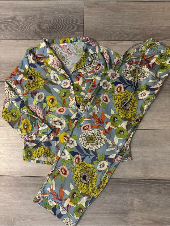 YiNi LuLu Other - Floral Button-Front Pajama Set